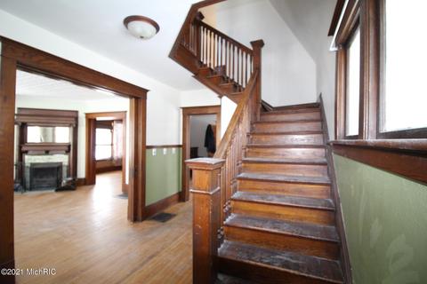 410 Maple St, Big Rapids, MI 49307 photo 3