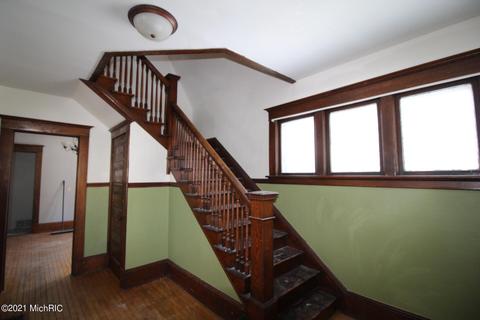 410 Maple St, Big Rapids, MI 49307 photo 4