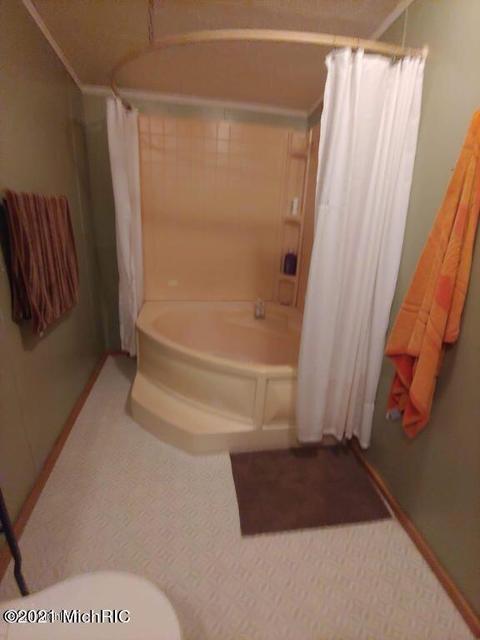 1523 Clinton Ln, White Cloud, MI 49349 photo 9
