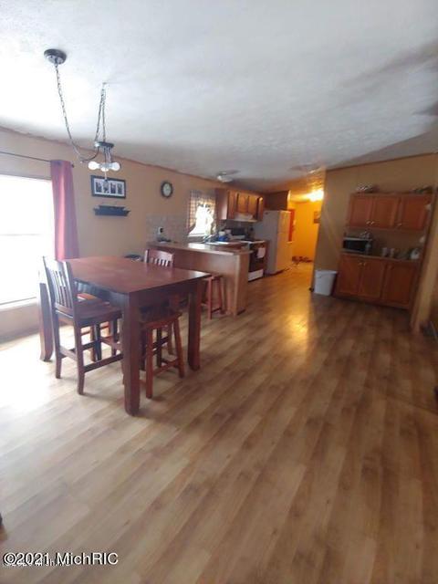 1523 Clinton Ln, White Cloud, MI 49349 photo 5