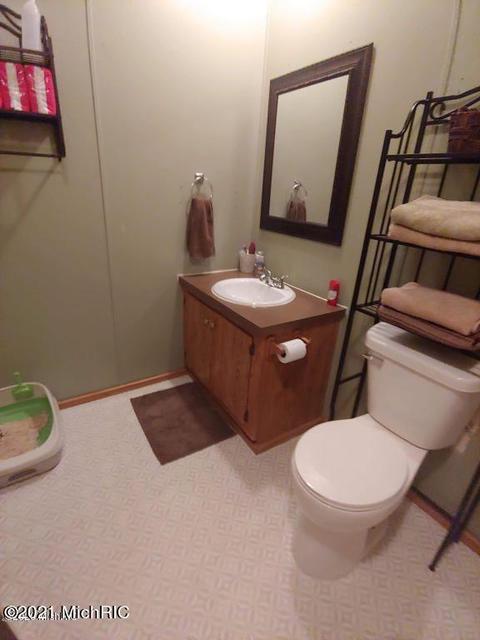 1523 Clinton Ln, White Cloud, MI 49349 photo 7