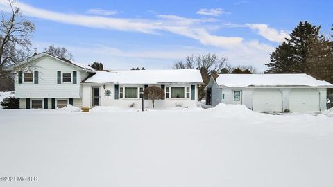 4220 W Stanton Rd, Stanton, MI 48888 photo 1