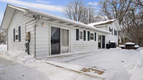 4220 W Stanton Rd, Stanton, MI 48888 photo 4