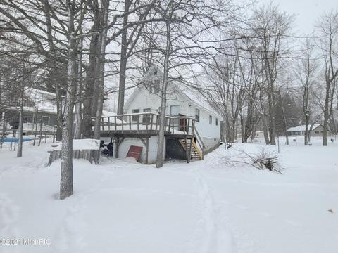 3013 Hiawatha, White Cloud, MI 49349 photo 1