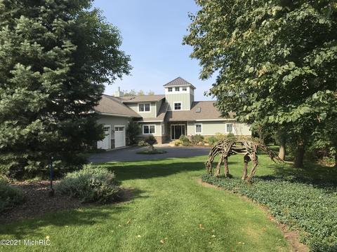 278 Crest St, Douglas, MI 49406 photo 1