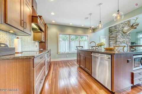 278 Crest St, Douglas, MI 49406 photo 9
