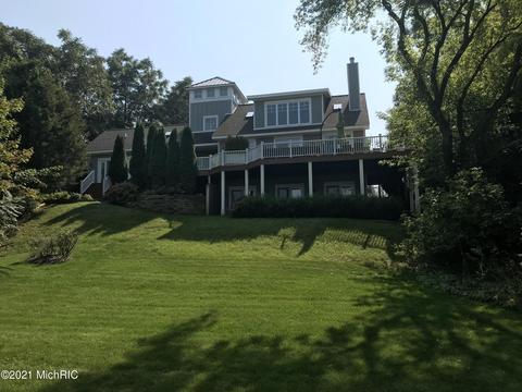 278 Crest St, Douglas, MI 49406 photo 2