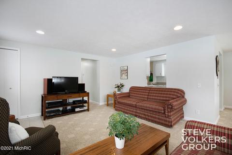 13111 Englewright Dr, Sand Lake, MI 49343 photo 8