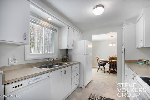 13111 Englewright Dr, Sand Lake, MI 49343 photo 3