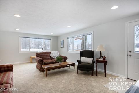 13111 Englewright Dr, Sand Lake, MI 49343 photo 9