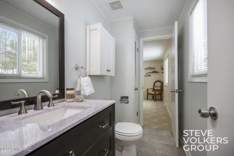 13111 Englewright Dr, Sand Lake, MI 49343 photo 18