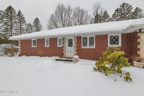 7014 Angling Rd, Portage, MI 49024 photo 2