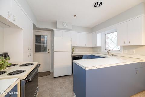7014 Angling Rd, Portage, MI 49024 photo 8