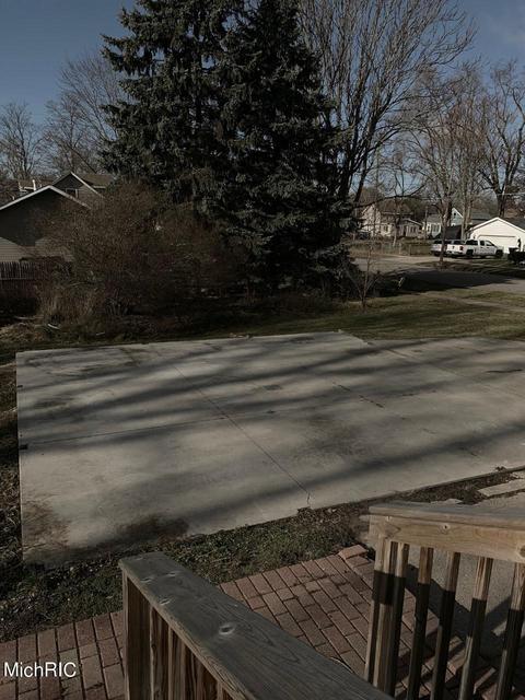 503 S Broas St, Belding, MI 48809 photo 5