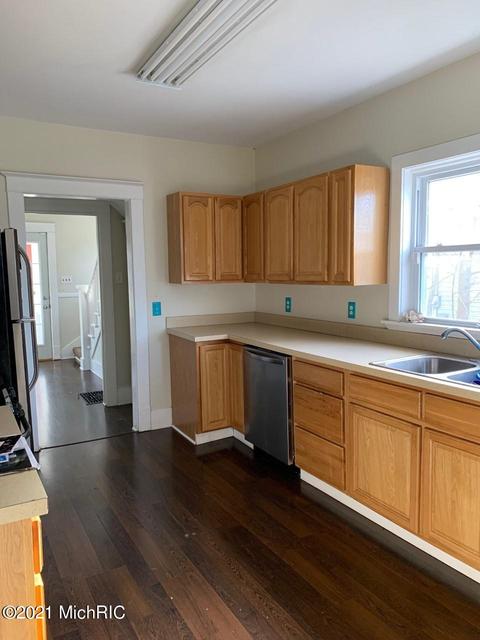 503 S Broas St, Belding, MI 48809 photo 7