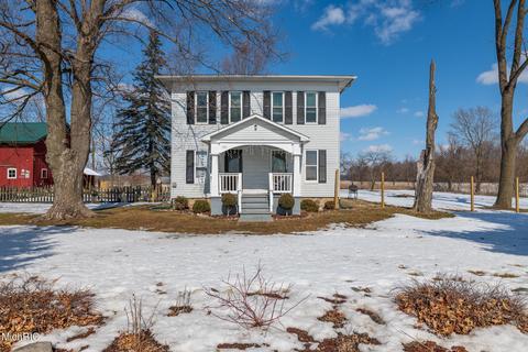 1104 E Hoffman St, Three Rivers, MI 49093 photo 3