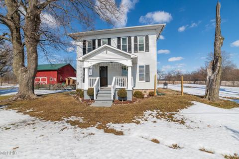 1104 E Hoffman St, Three Rivers, MI 49093 photo 7