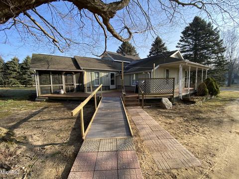 28598 68th St, Covert, MI 49043 photo 4