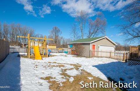 499 E Gardner St, Sparta, MI 49345 photo 41