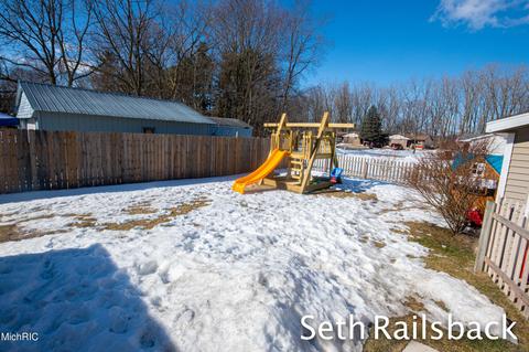 499 E Gardner St, Sparta, MI 49345 photo 37