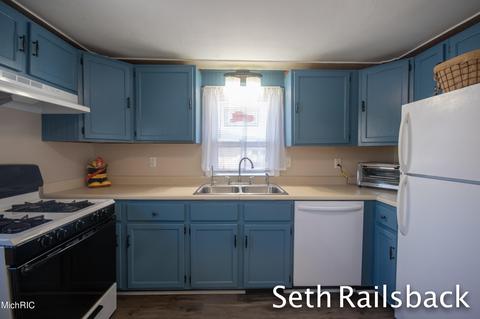 499 E Gardner St, Sparta, MI 49345 photo 16