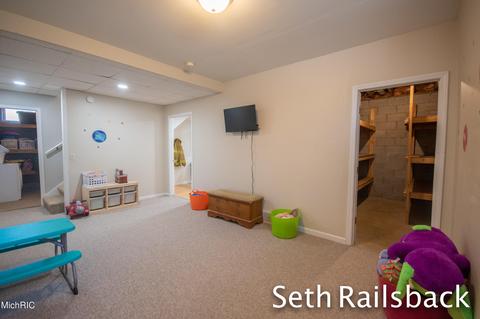 499 E Gardner St, Sparta, MI 49345 photo 25