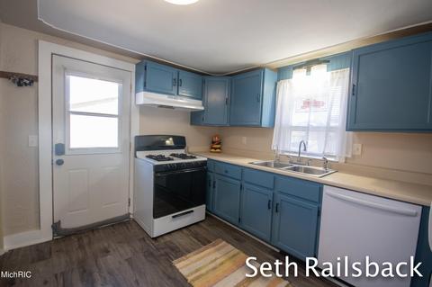 499 E Gardner St, Sparta, MI 49345 photo 14