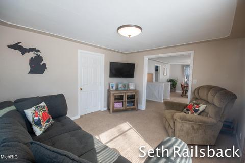 499 E Gardner St, Sparta, MI 49345 photo 9