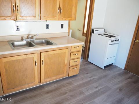 512 Ramsdell St, Manistee, MI 49660 photo 27
