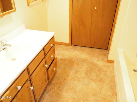 512 Ramsdell St, Manistee, MI 49660 photo 17