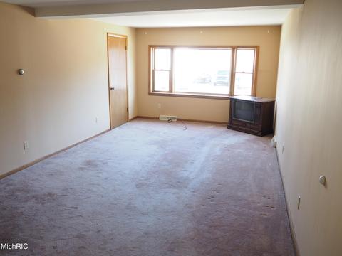 512 Ramsdell St, Manistee, MI 49660 photo 8
