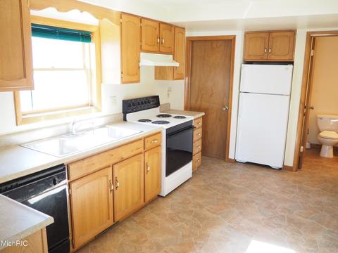 512 Ramsdell St, Manistee, MI 49660 photo 13