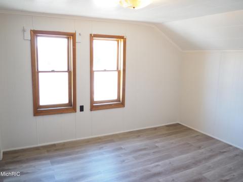 512 Ramsdell St, Manistee, MI 49660 photo 32