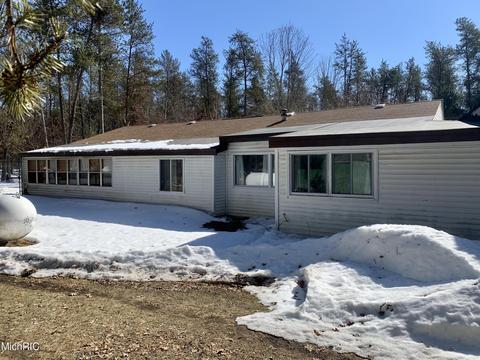 794 E 36th St, Baldwin, MI 49304 photo 3