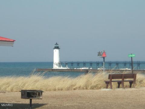 825 Cherry St, Manistee, MI 49660 photo 45