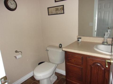 825 Cherry St, Manistee, MI 49660 photo 25