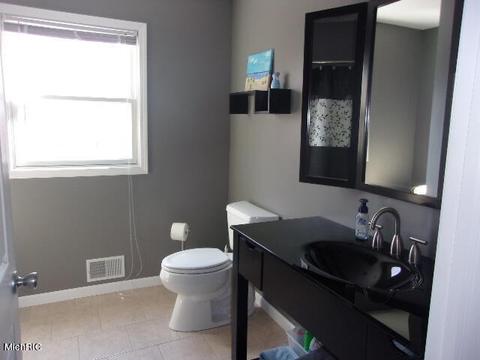 825 Cherry St, Manistee, MI 49660 photo 27