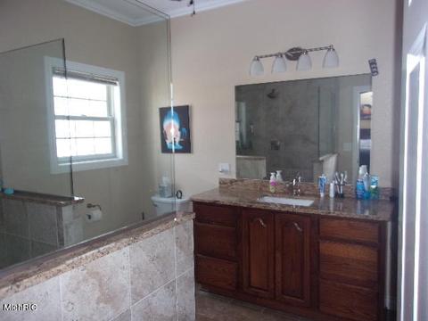 825 Cherry St, Manistee, MI 49660 photo 21