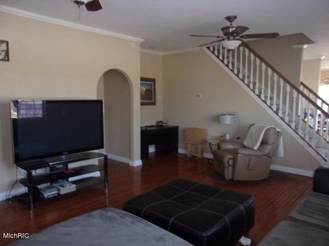 825 Cherry St, Manistee, MI 49660 photo 15