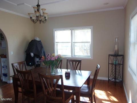 825 Cherry St, Manistee, MI 49660 photo 11