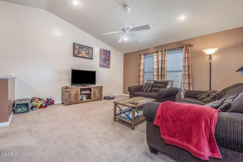 410 Ridgeline Rd, Springfield, MI 49037 photo 4