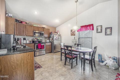 410 Ridgeline Rd, Springfield, MI 49037 photo 2