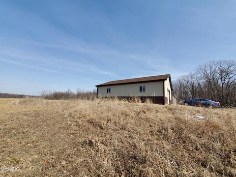 5768 Centennial Rd, Tecumseh, MI 49286 photo 2