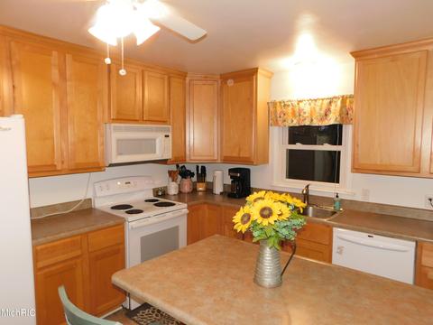1791 E 120th St, Grant, MI 49327 photo 3