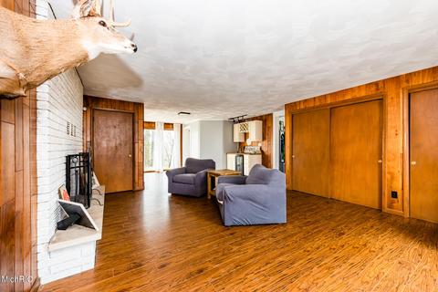 4365 E River Rd, Buchanan, MI 49107 photo 10