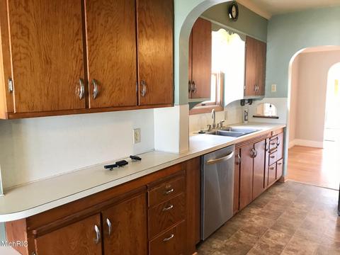 153 E Commerce St, Grant, MI 49327 photo 8