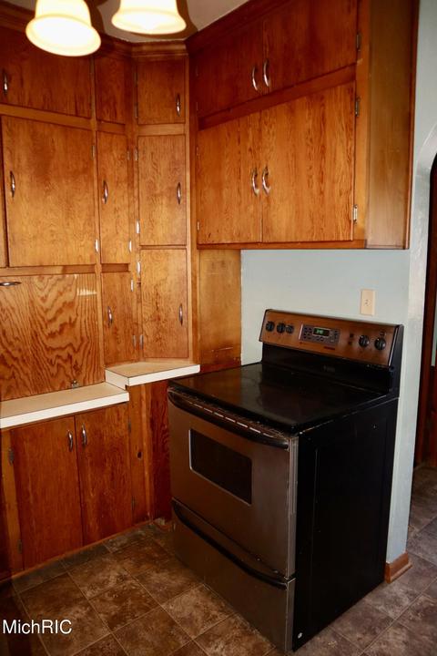 153 E Commerce St, Grant, MI 49327 photo 9