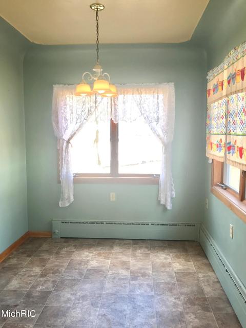 153 E Commerce St, Grant, MI 49327 photo 11