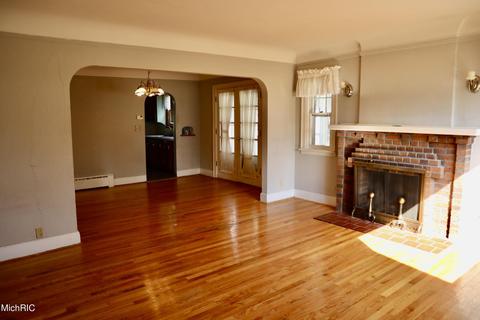153 E Commerce St, Grant, MI 49327 photo 5