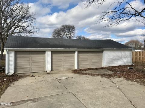 153 E Commerce St, Grant, MI 49327 photo 21